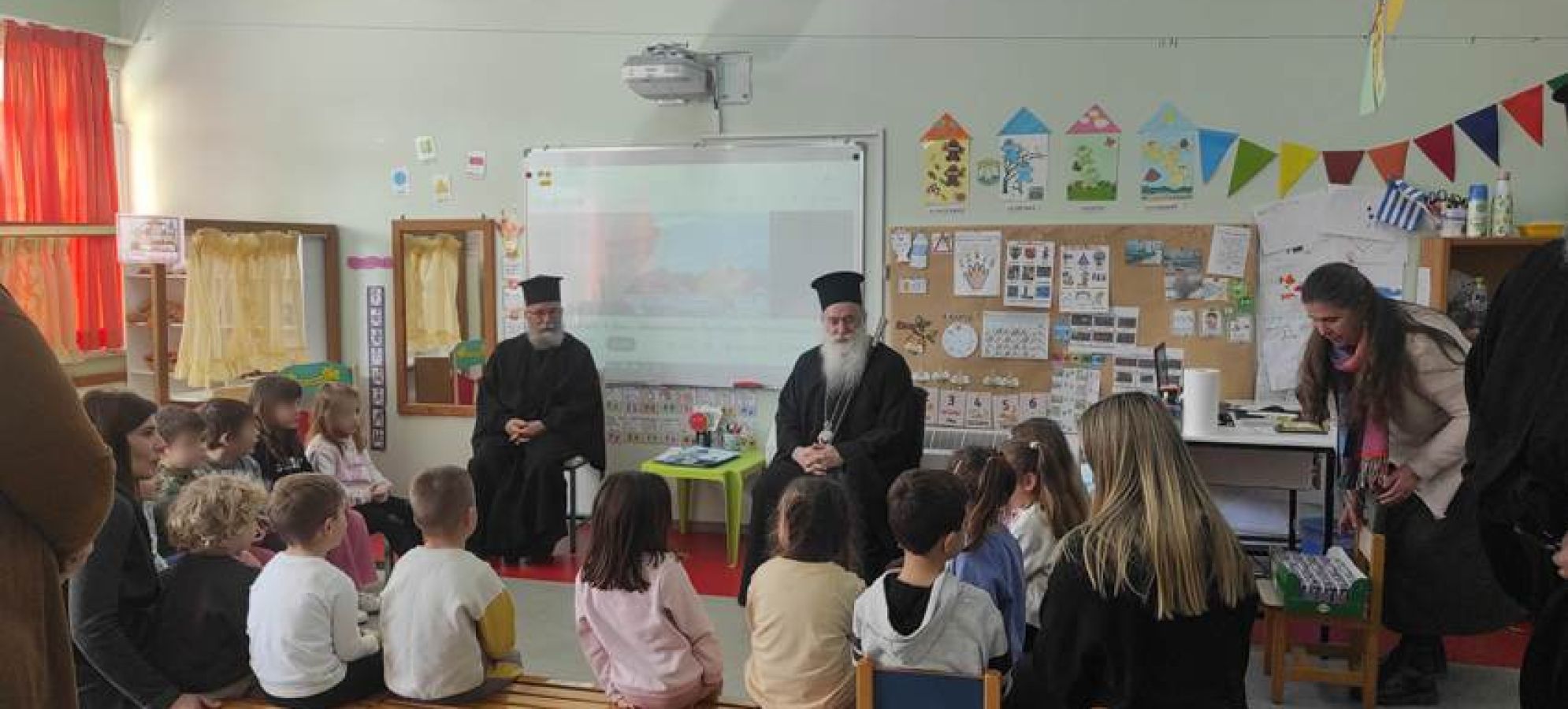 Επίσκεψη του Σεβ. Μητροπολίτη Κορίνθου κ. Παύλου στο Νηπιαγωγείο και το Δημοτικό Σχολείο Άσσου